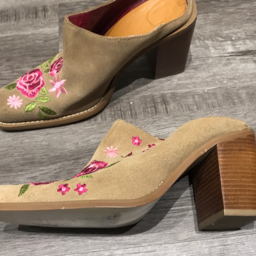 COPY - Rose embroidered chunky heeled mules - Picture 2 of 3